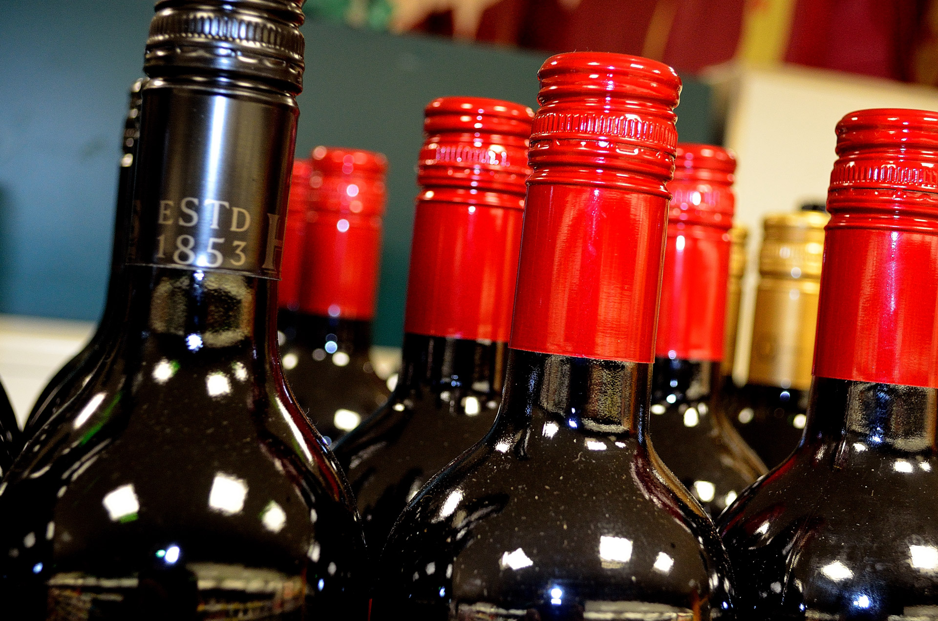 Combien de bouteille de vin par personne ? | Sofys's & Co